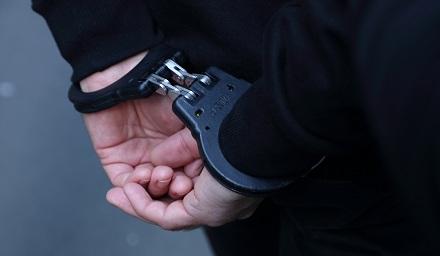 Arrest Web